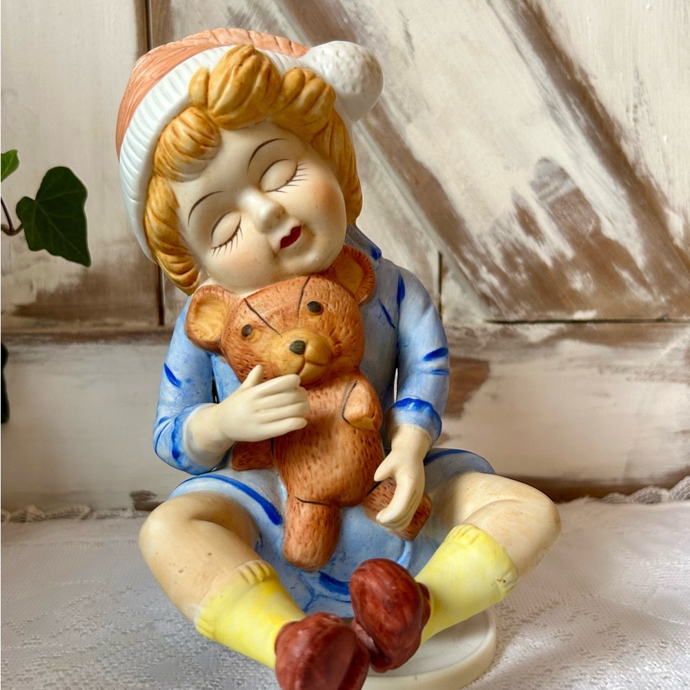 Sleeping boy music box